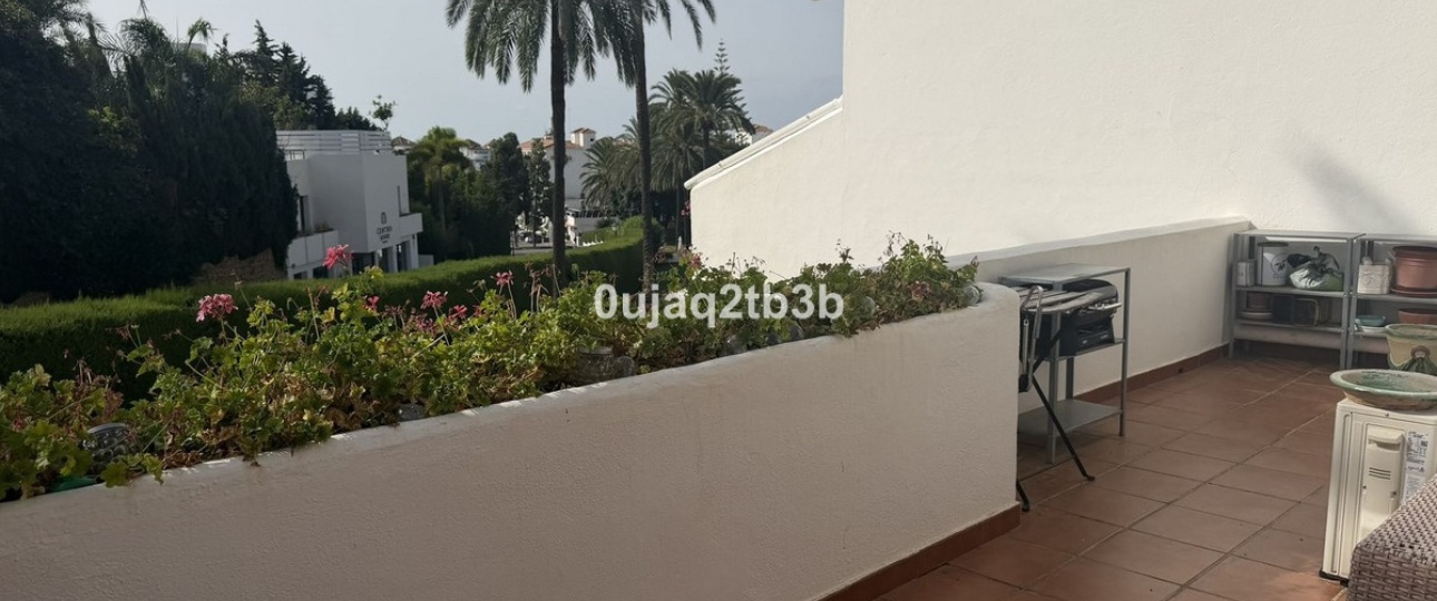 Resale - apartment - Marbella - Nueva Andalucía
