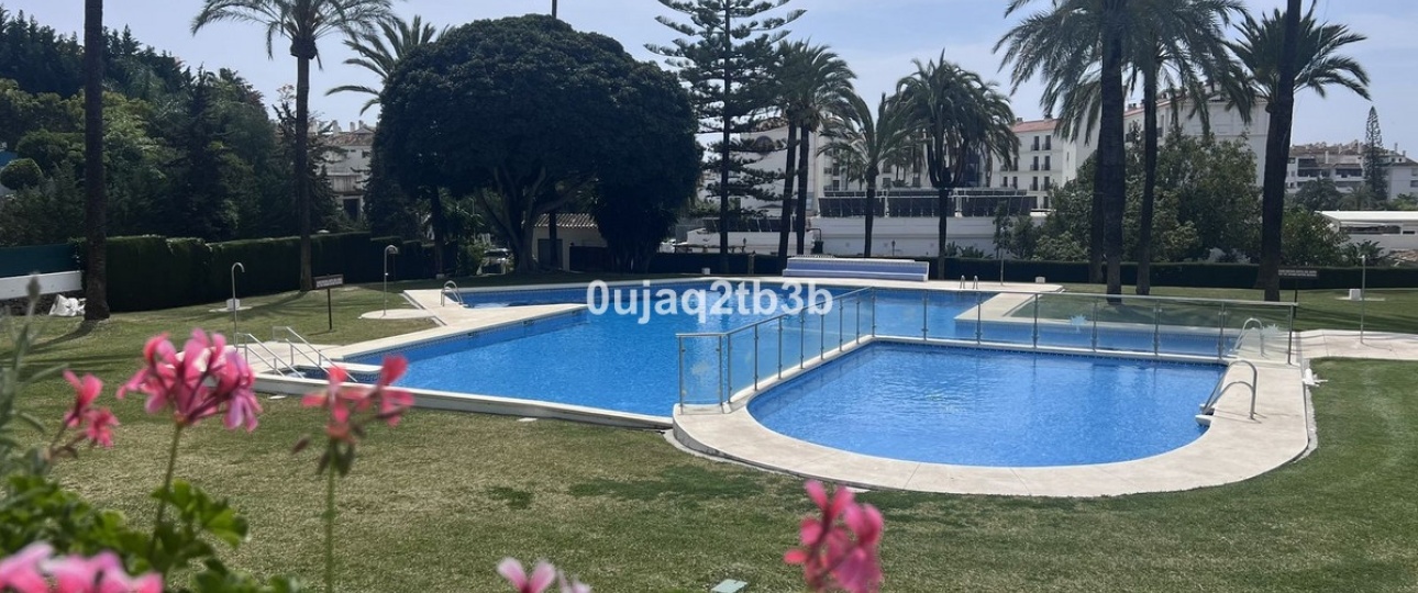 Resale - apartment - Marbella - Nueva Andalucía