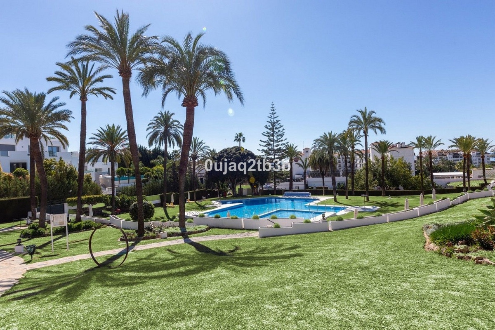 Resale - apartment - Marbella - Nueva Andalucía