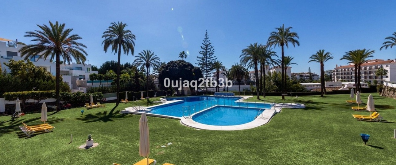 Resale - apartment - Marbella - Nueva Andalucía