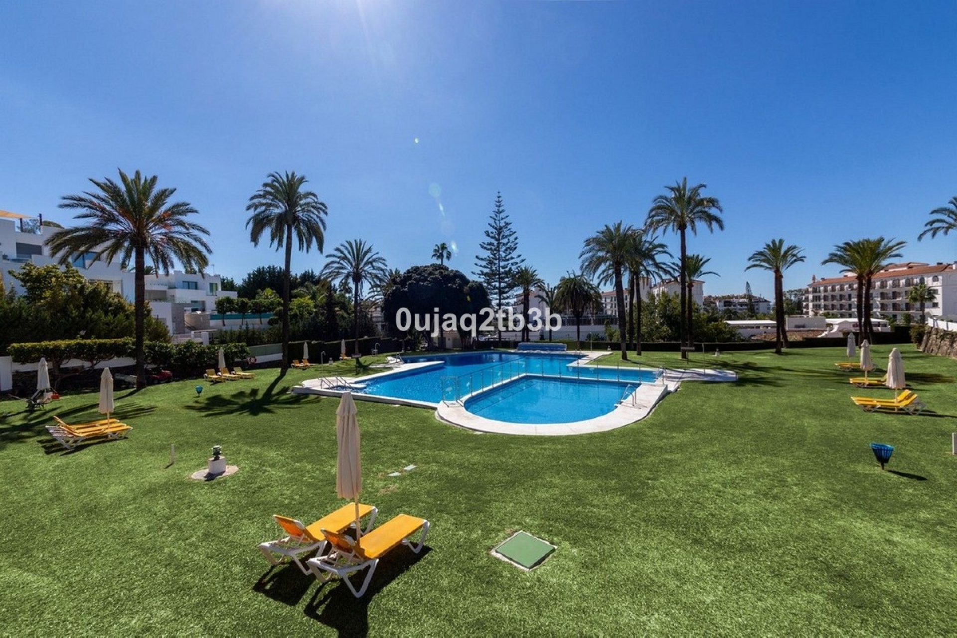 Resale - apartment - Marbella - Nueva Andalucía