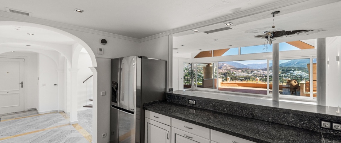Resale - apartment - Marbella - Nueva Andalucía