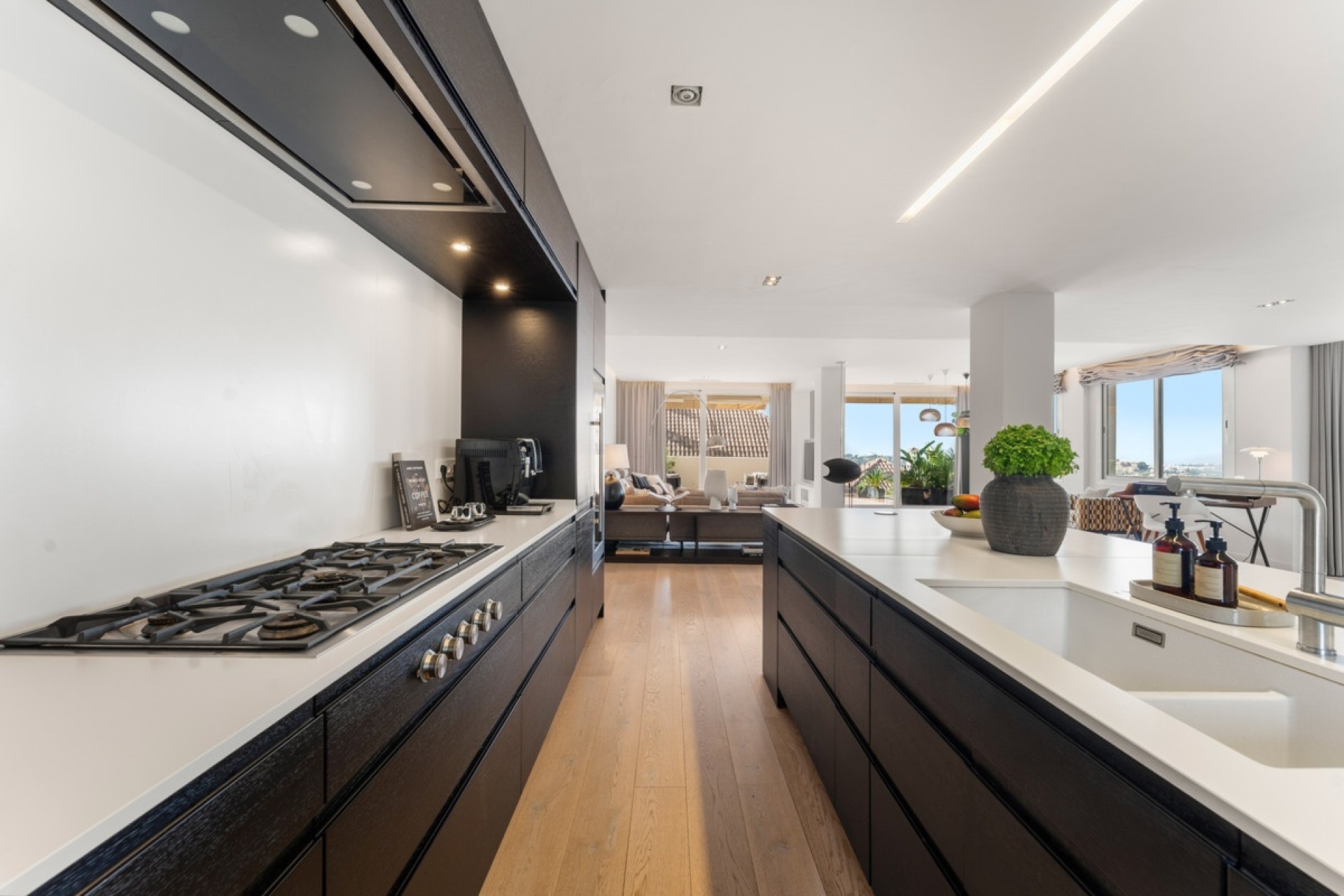 Resale - apartment - Marbella - Nueva Andalucía