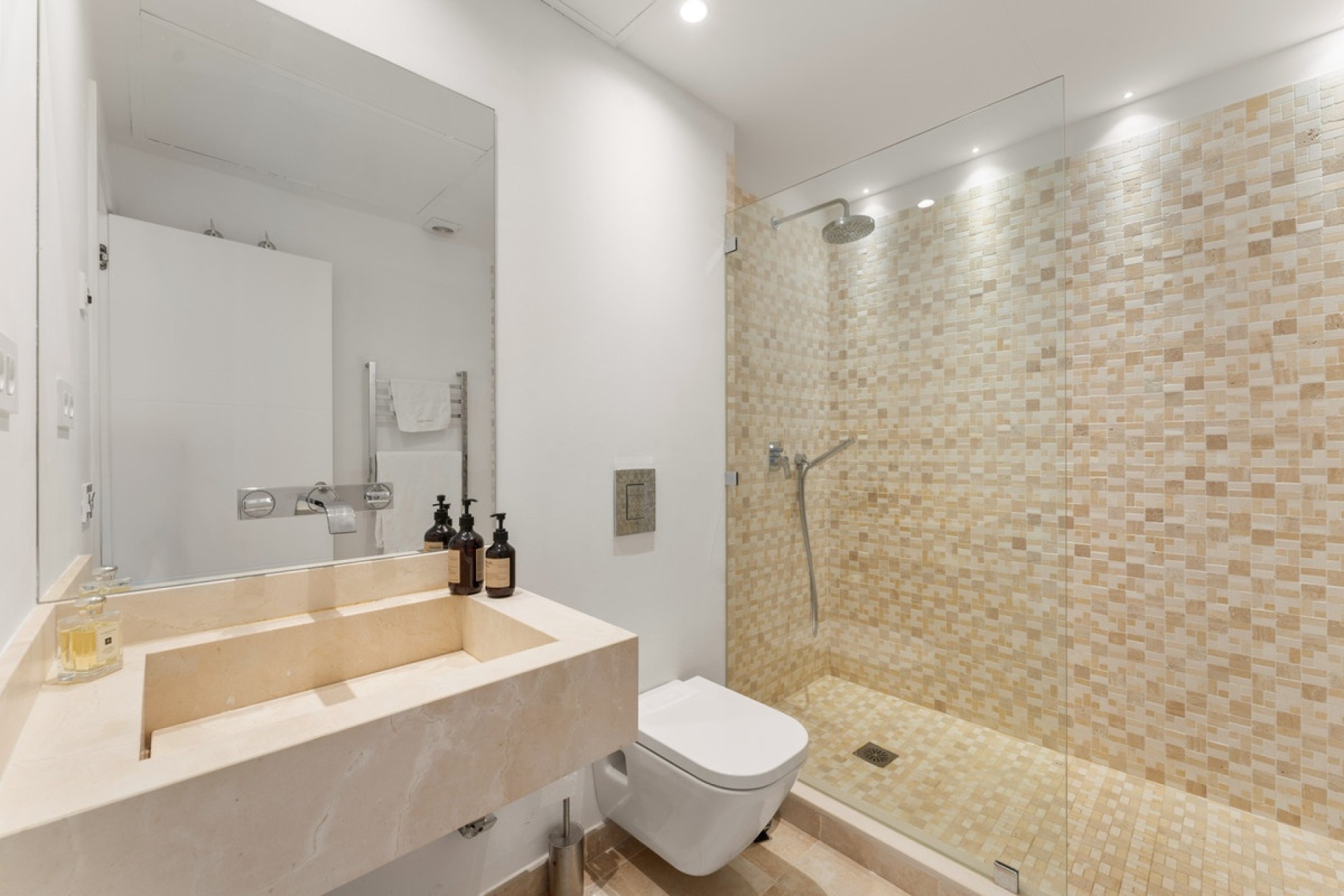 Resale - apartment - Marbella - Nueva Andalucía