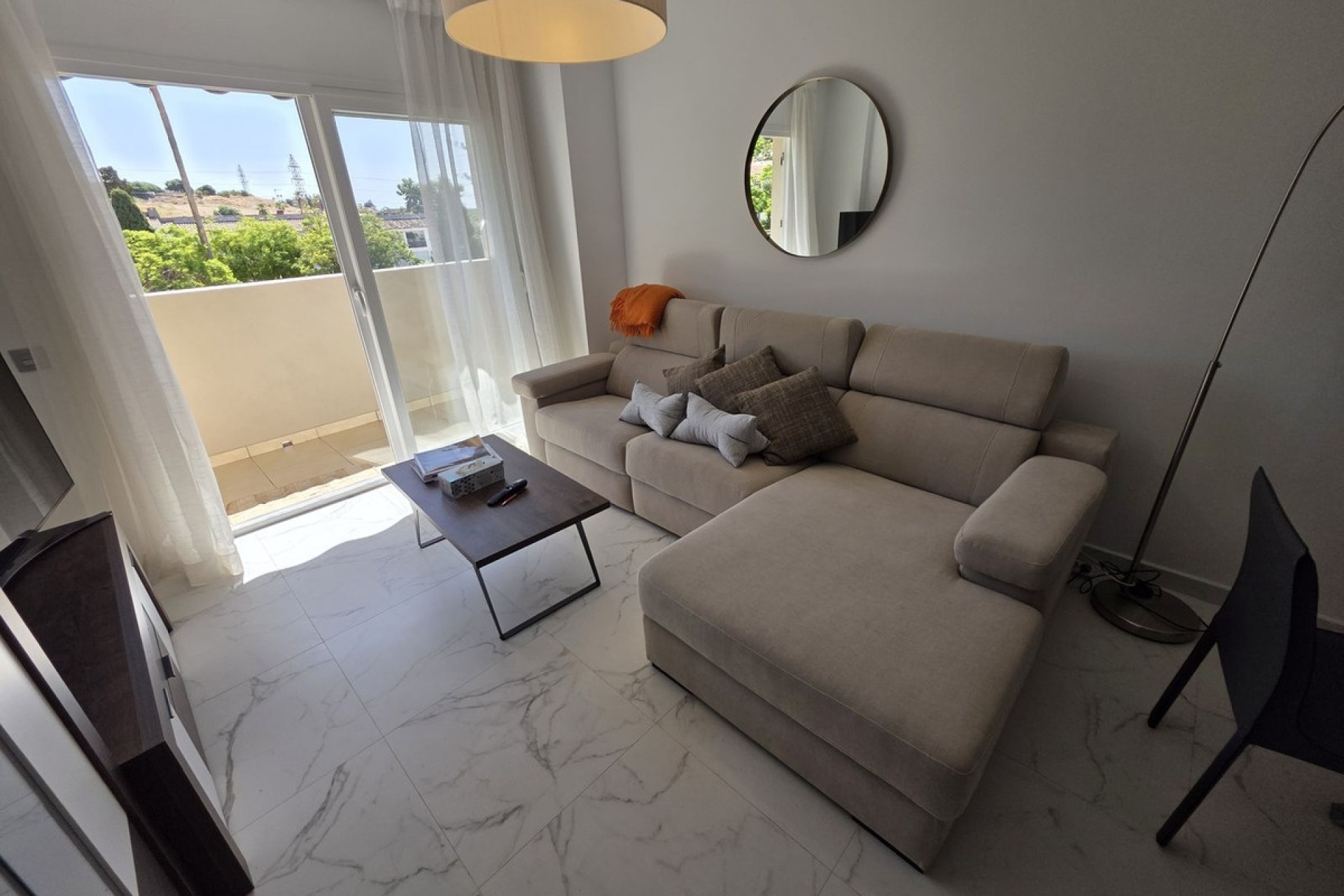 Resale - apartment - Marbella - Nueva Andalucía
