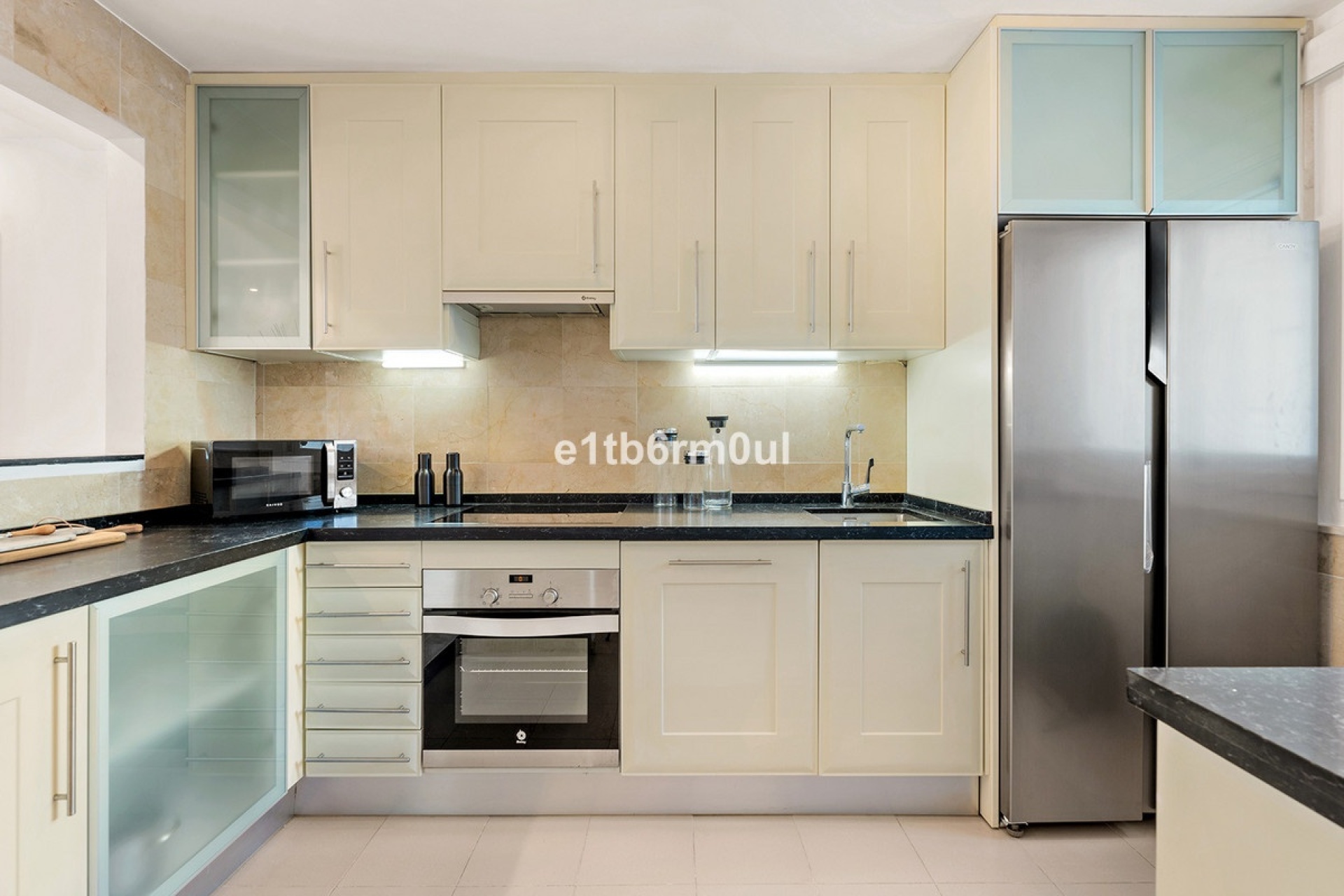 Resale - apartment - Marbella - Nueva Andalucía