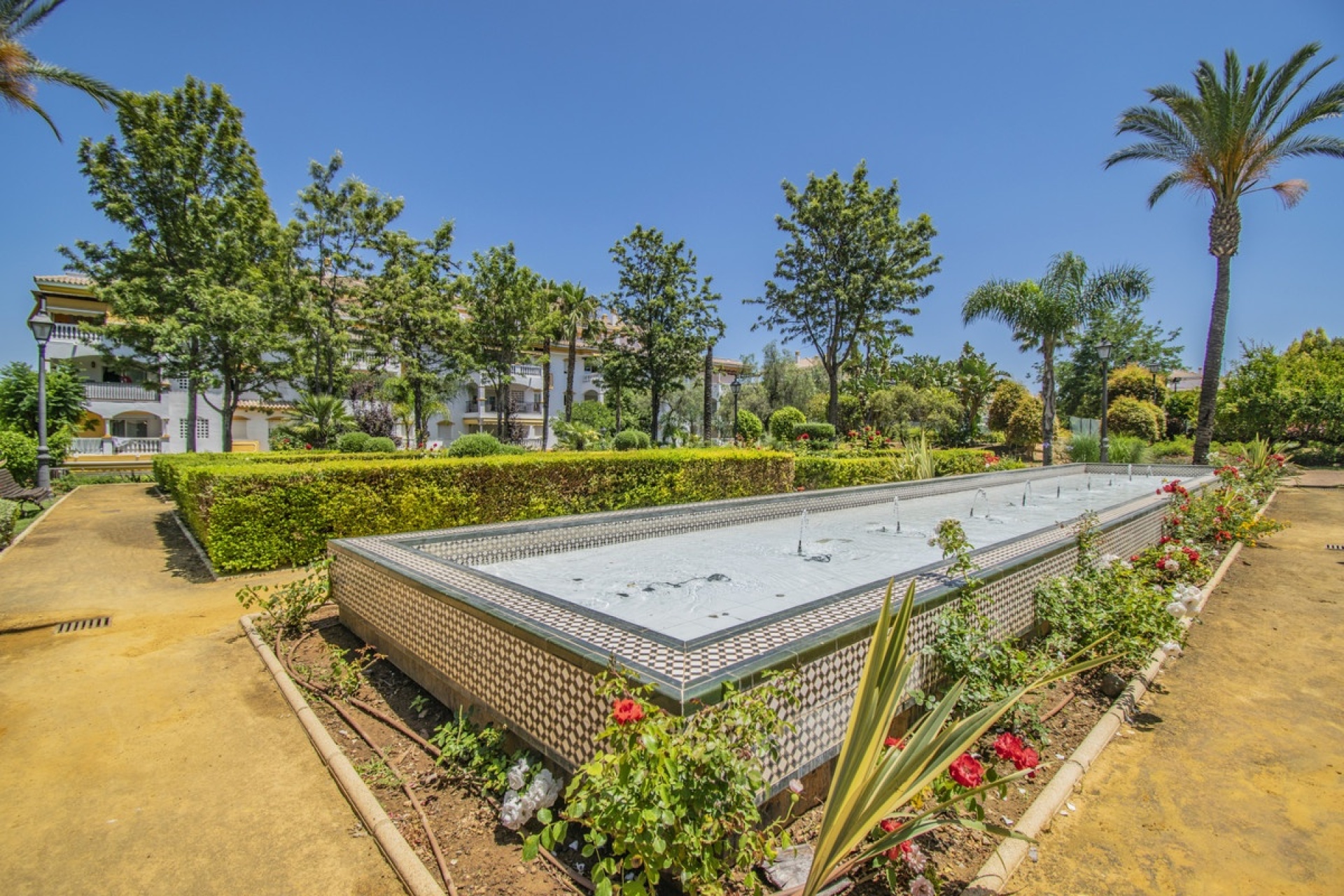 Resale - apartment - Marbella - Nueva Andalucía