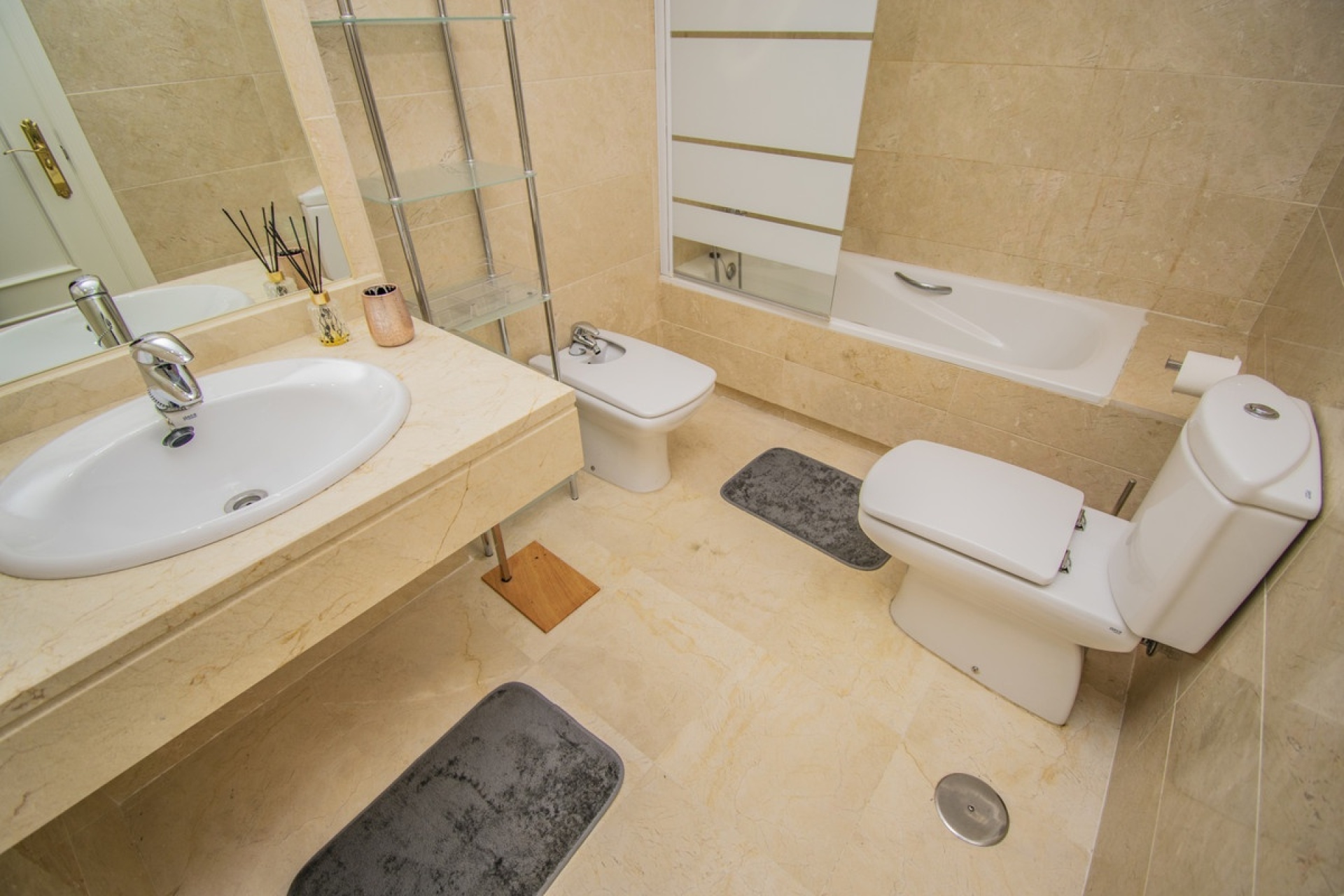 Resale - apartment - Marbella - Nueva Andalucía
