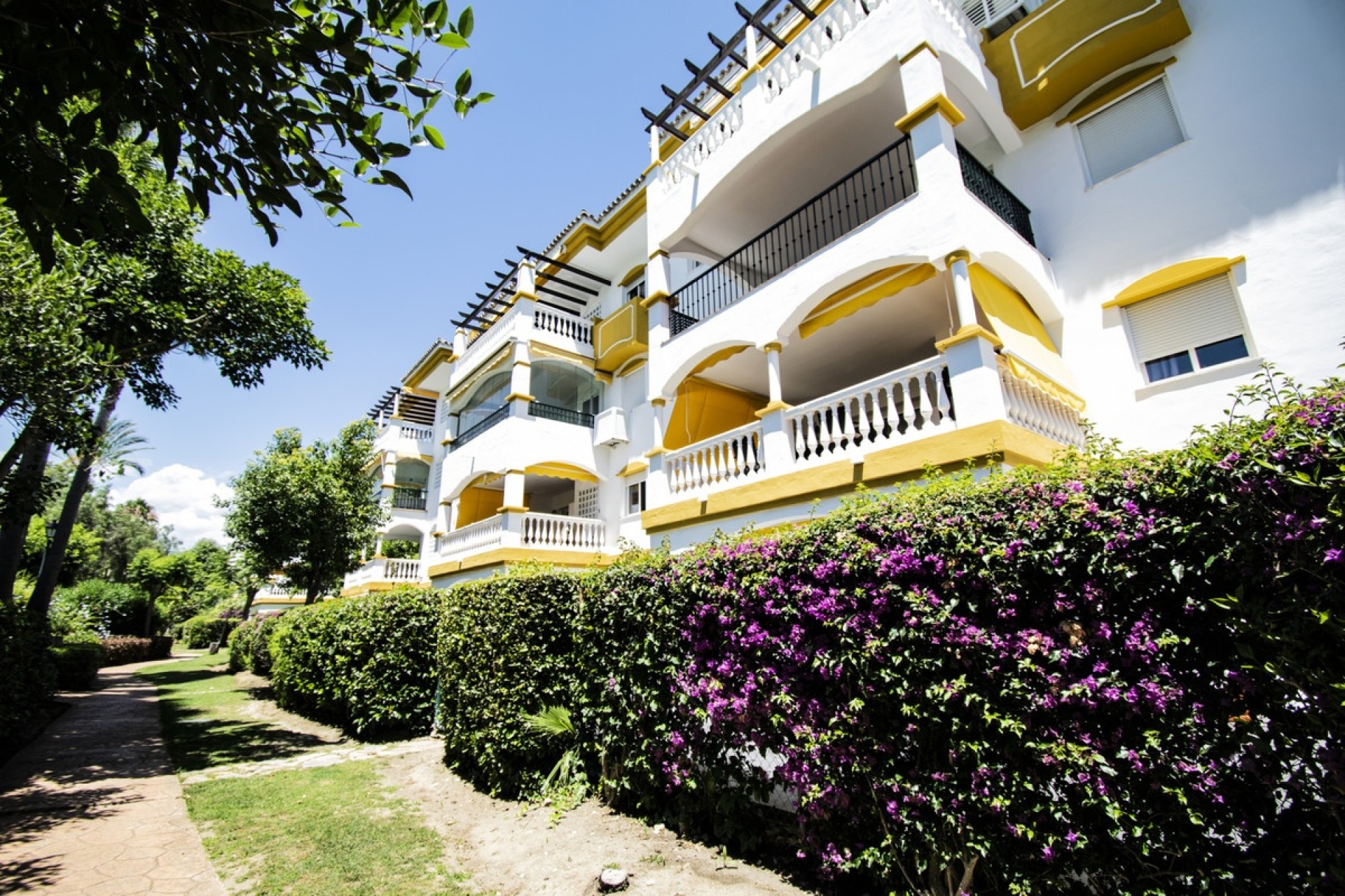 Resale - apartment - Marbella - Nueva Andalucía