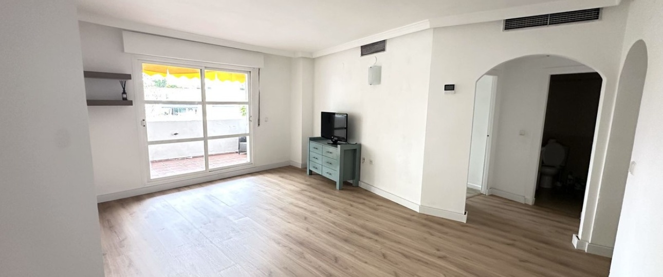 Resale - apartment - Marbella - Nueva Andalucía