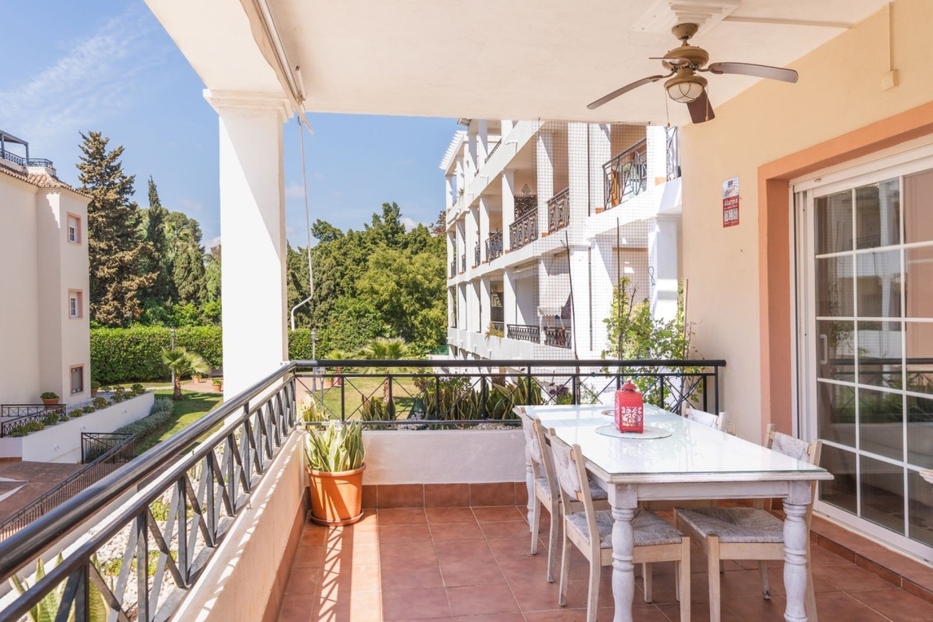 Resale - apartment - Marbella - Nueva Andalucía