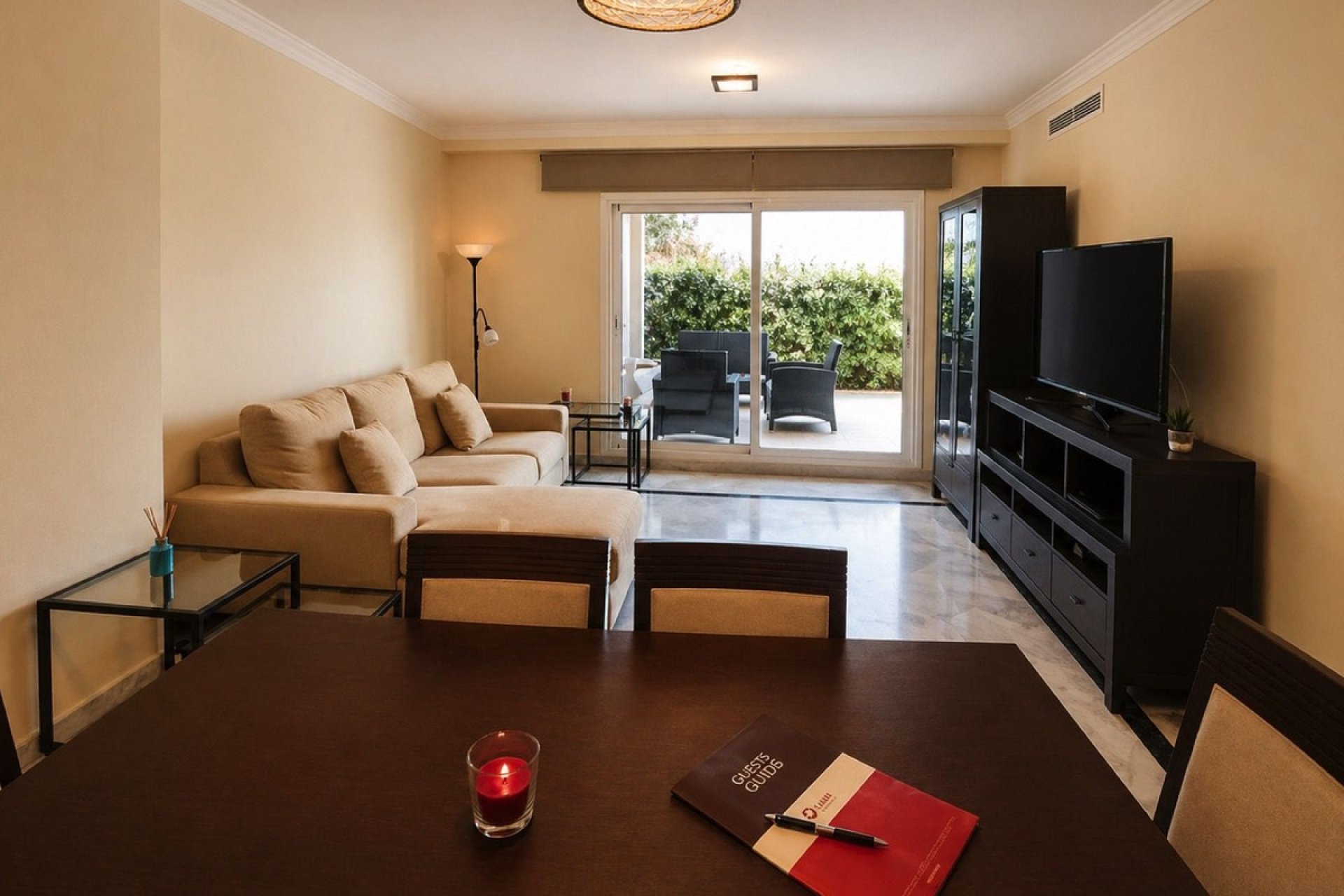 Resale - apartment - Marbella - Nueva Andalucía