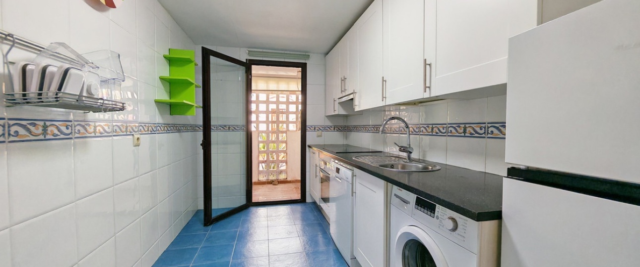 Resale - apartment - Marbella - Nueva Andalucía