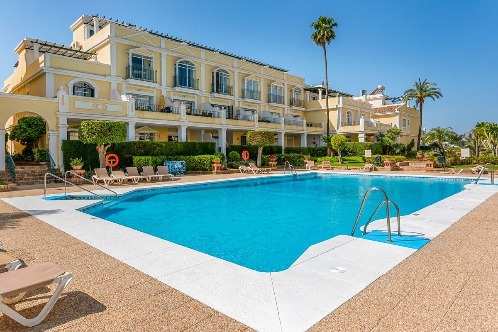 Resale - apartment - Marbella - Nueva Andalucía
