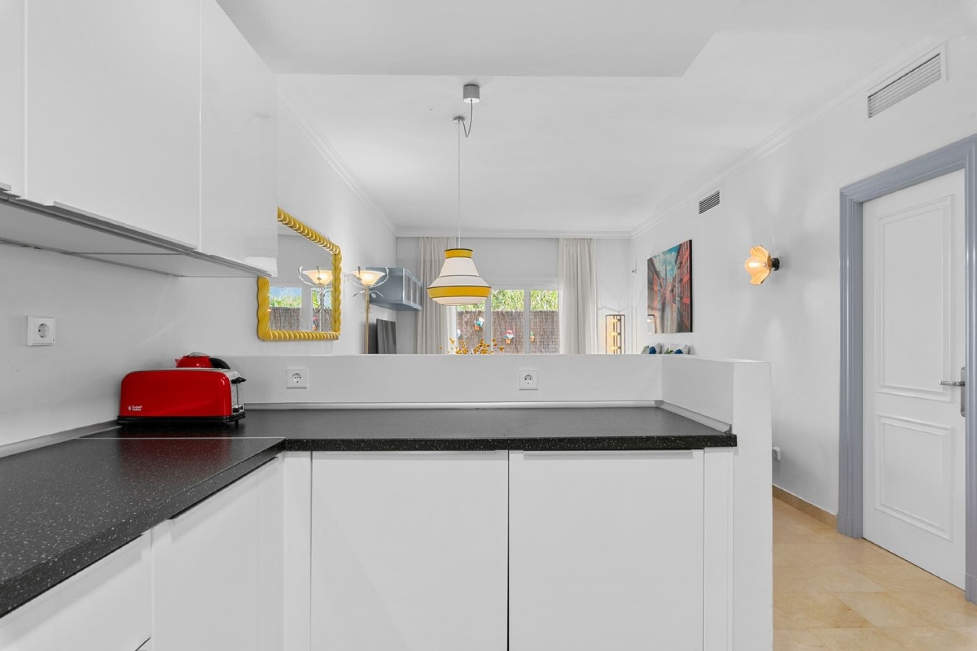 Resale - apartment - Marbella - Nueva Andalucía