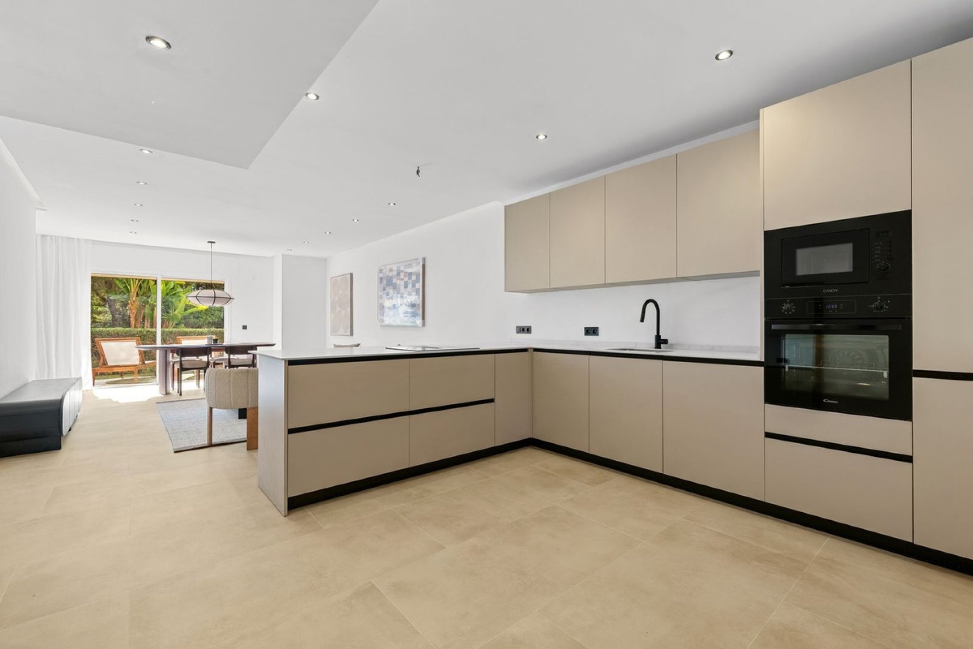 Resale - apartment - Marbella - Nueva Andalucía
