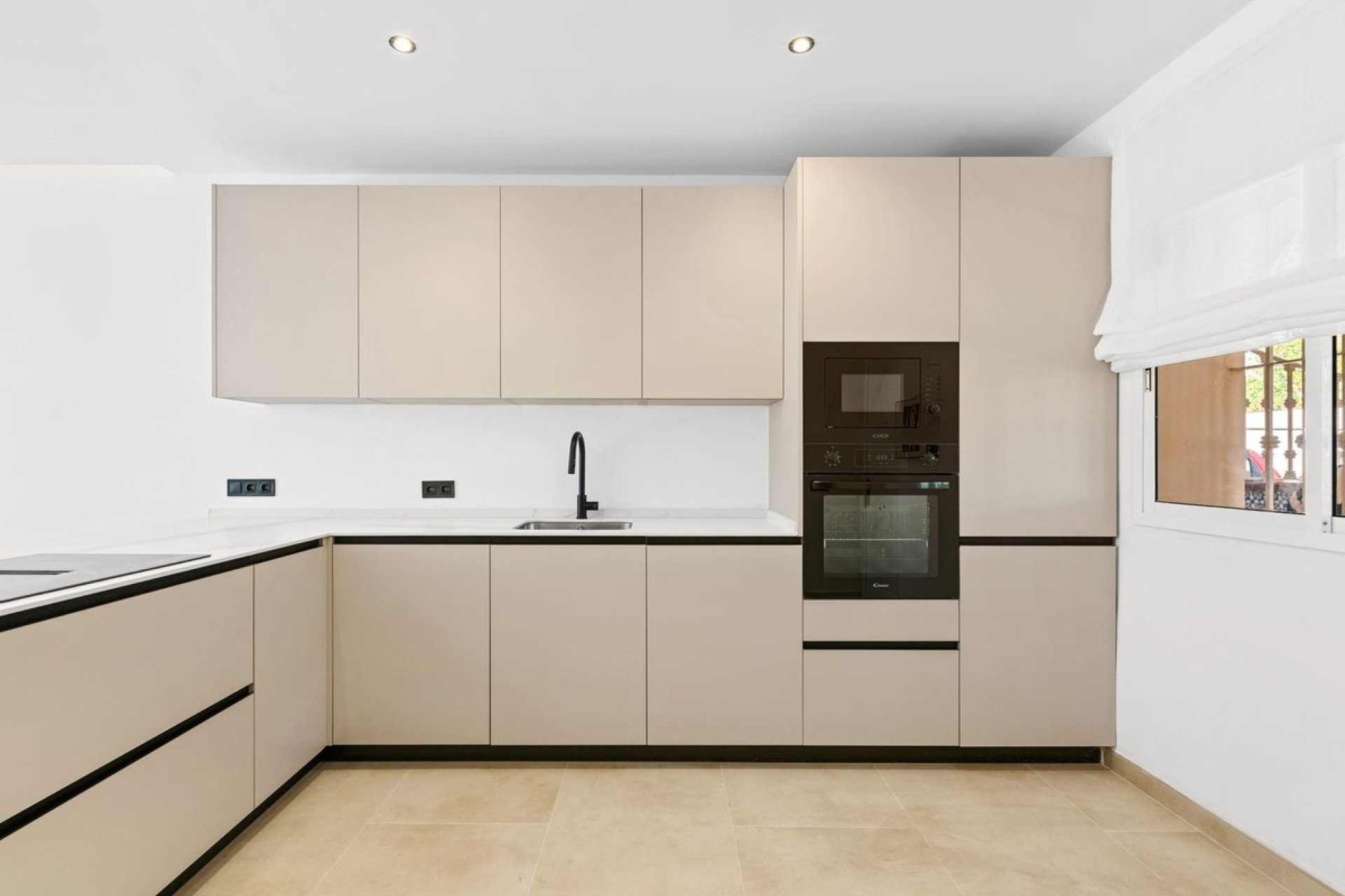 Resale - apartment - Marbella - Nueva Andalucía