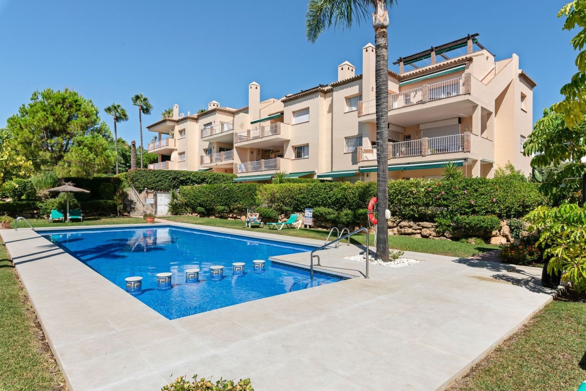 Resale - apartment - Marbella - Nueva Andalucía