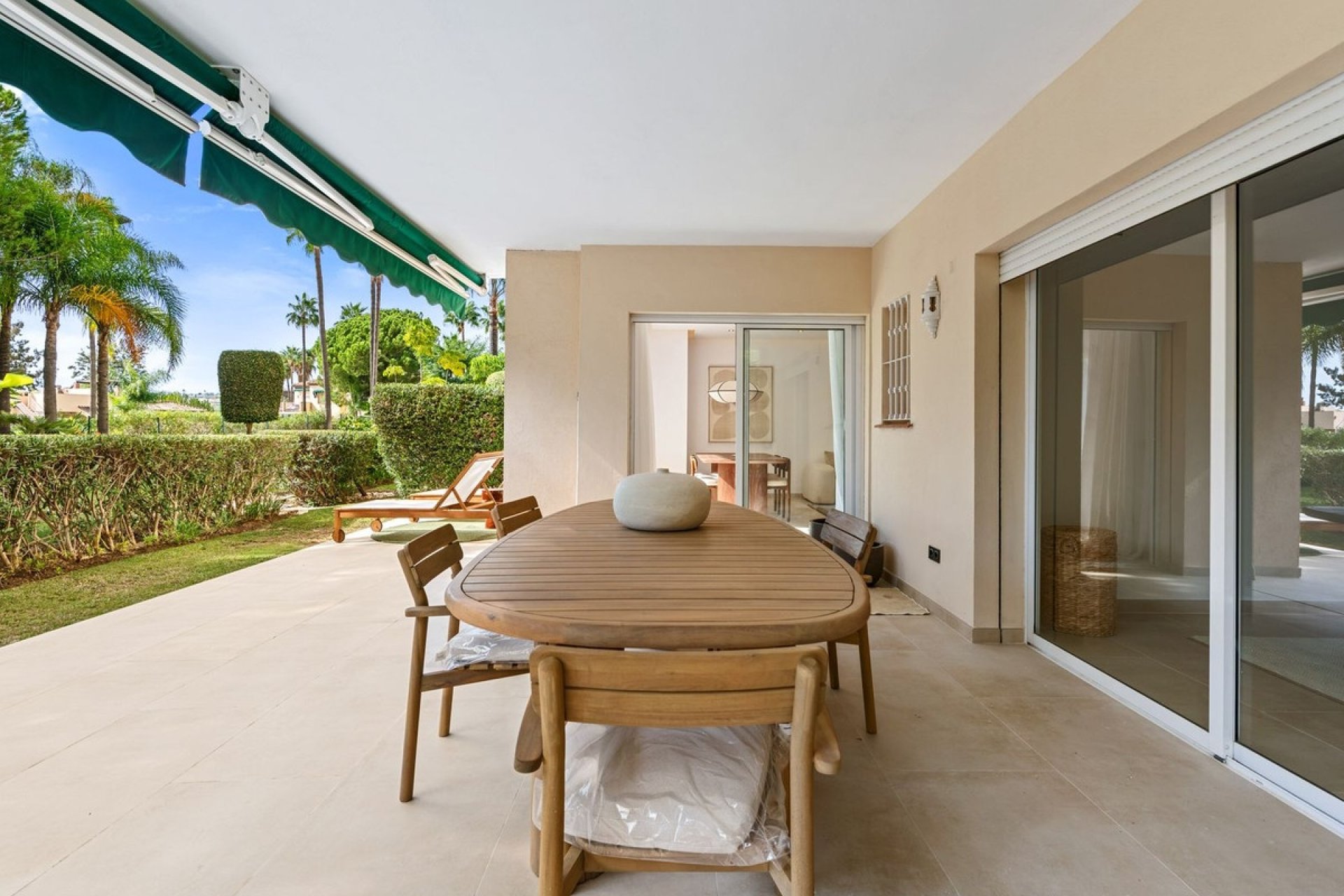 Resale - apartment - Marbella - Nueva Andalucía