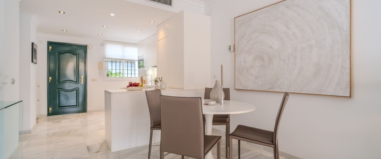 Resale - apartment - Marbella - Nueva Andalucía