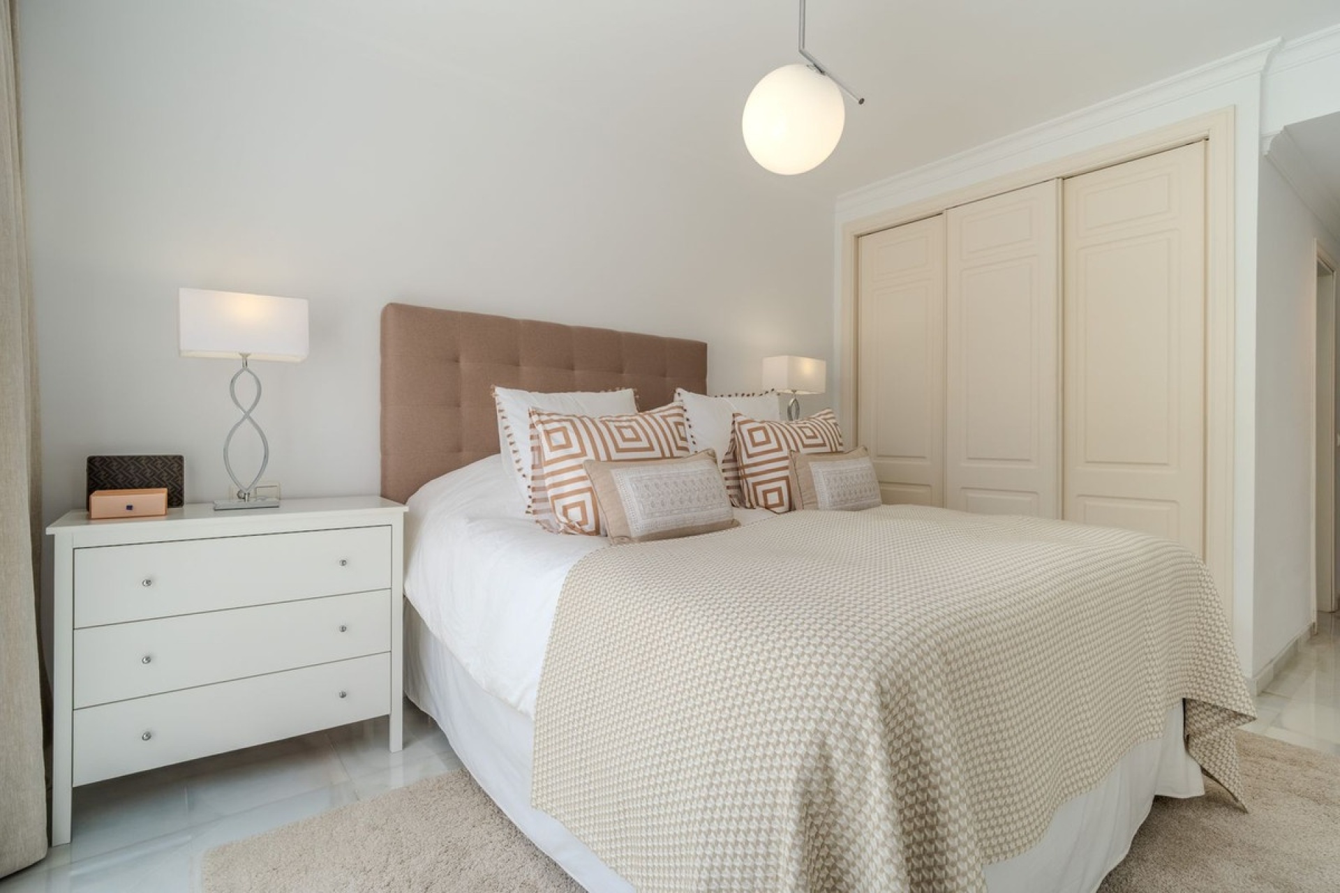 Resale - apartment - Marbella - Nueva Andalucía