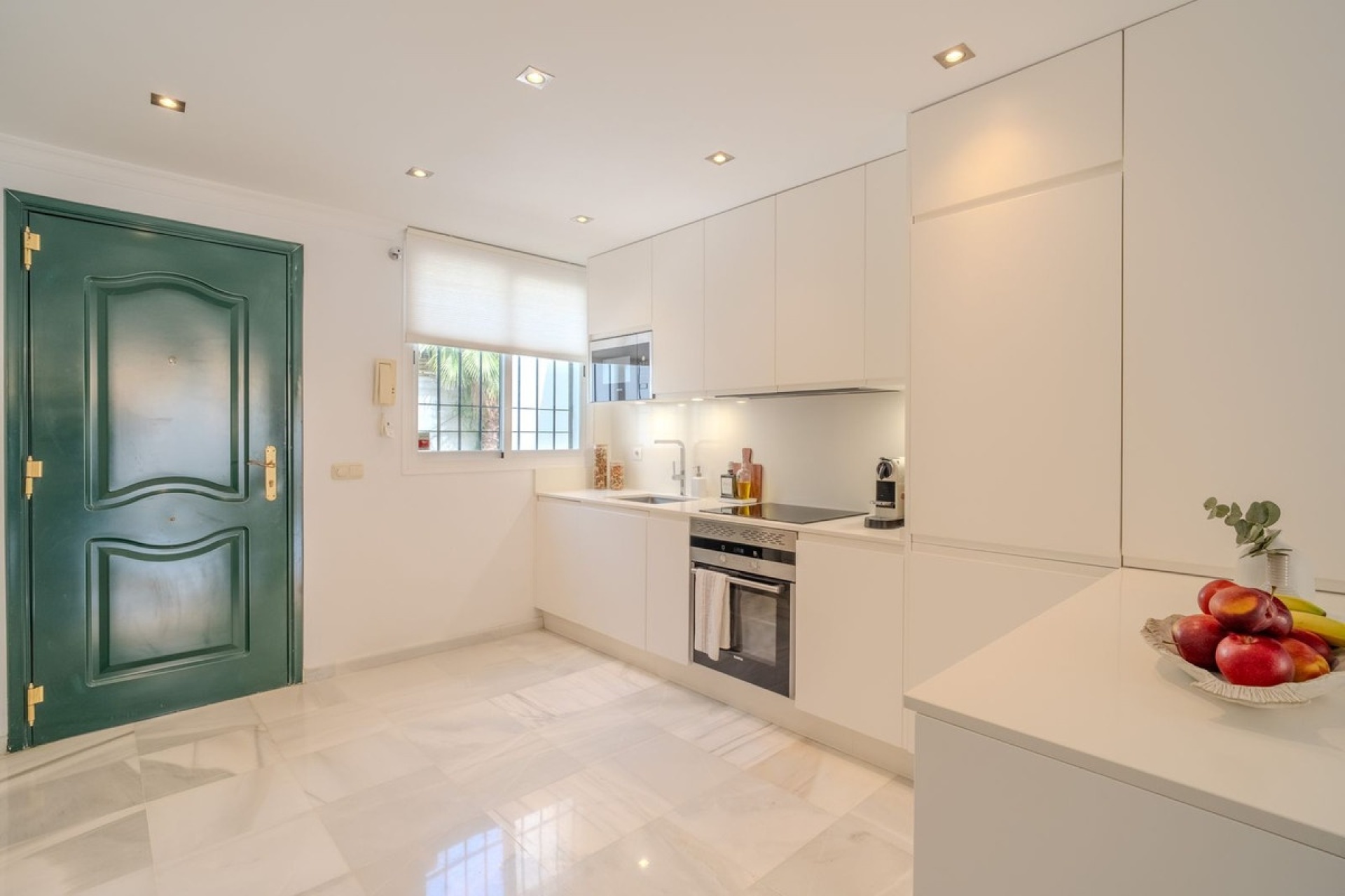 Resale - apartment - Marbella - Nueva Andalucía