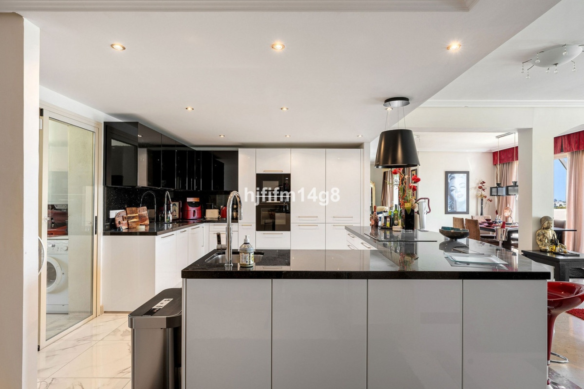 Resale - apartment - Marbella - Nueva Andalucía