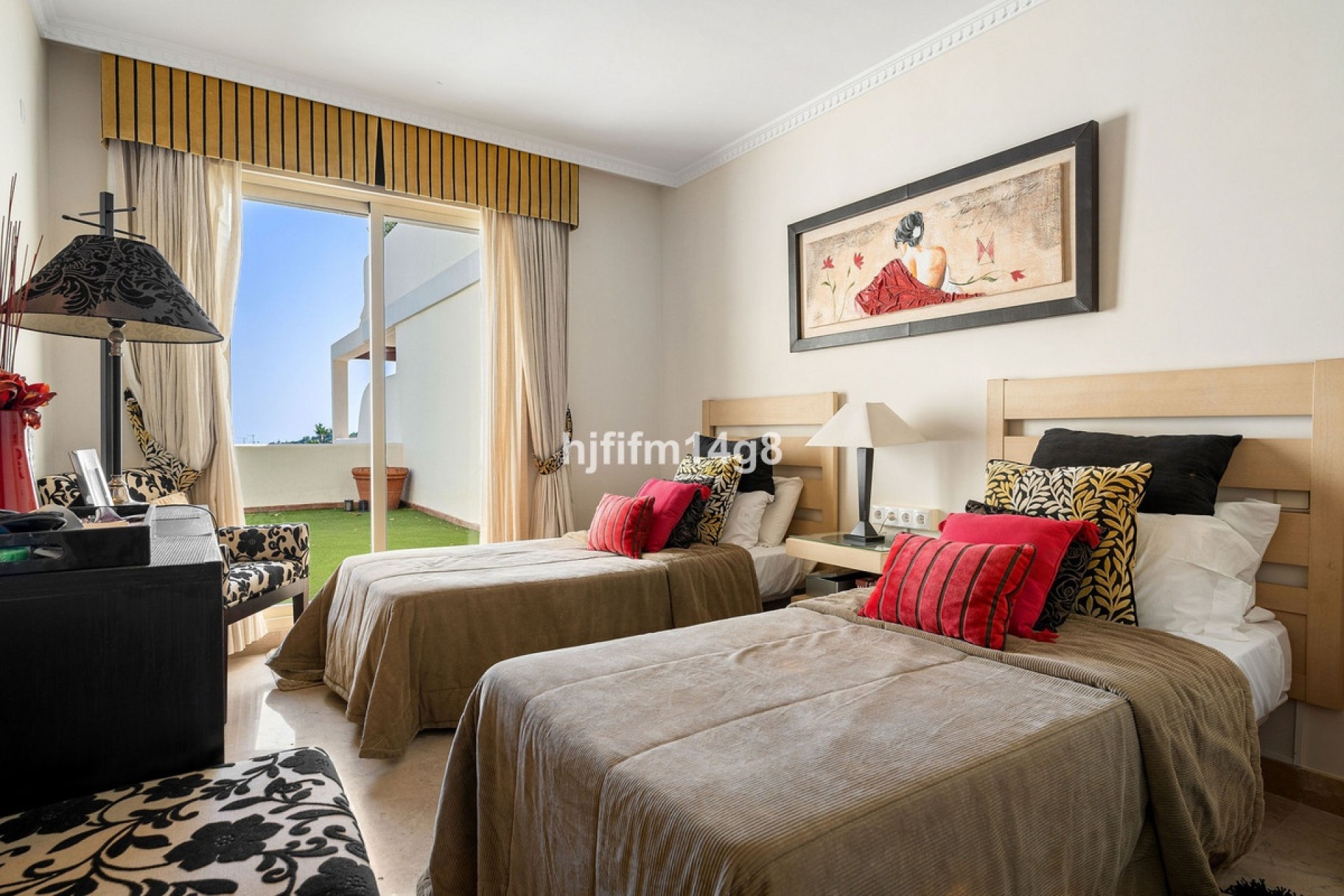 Resale - apartment - Marbella - Nueva Andalucía