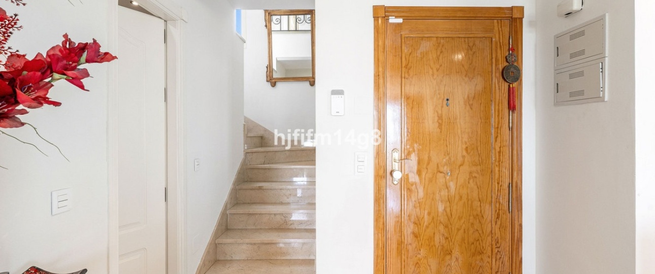 Resale - apartment - Marbella - Nueva Andalucía