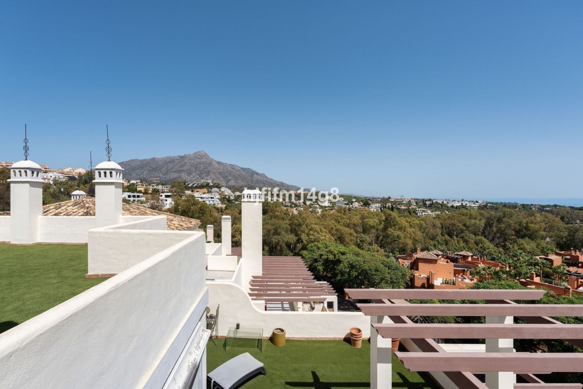 Resale - apartment - Marbella - Nueva Andalucía