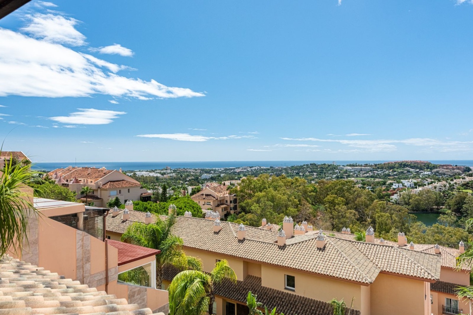 Resale - apartment - Marbella - Nueva Andalucía