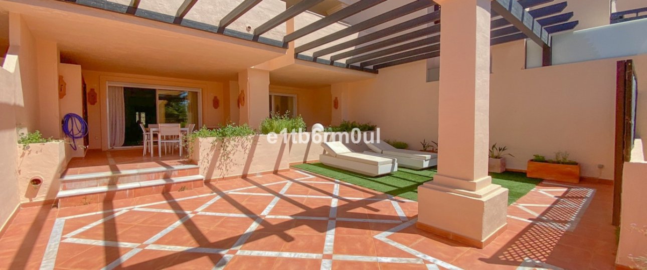 Resale - apartment - Marbella - Nueva Andalucía