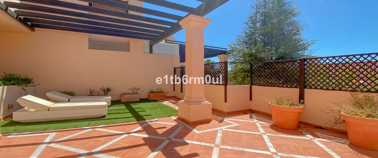 Resale - apartment - Marbella - Nueva Andalucía