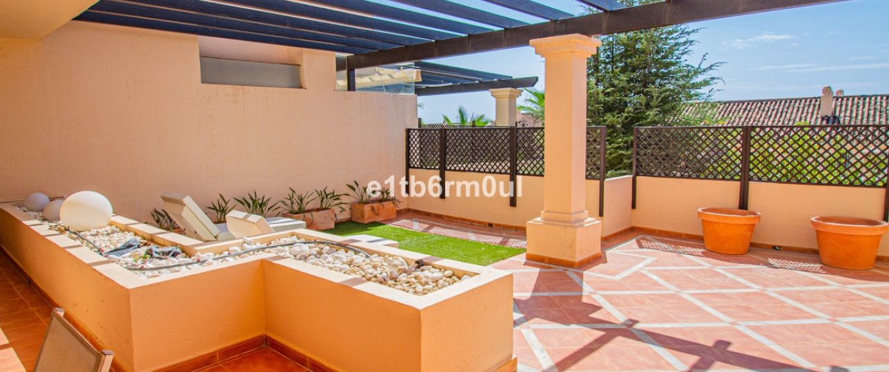 Resale - apartment - Marbella - Nueva Andalucía