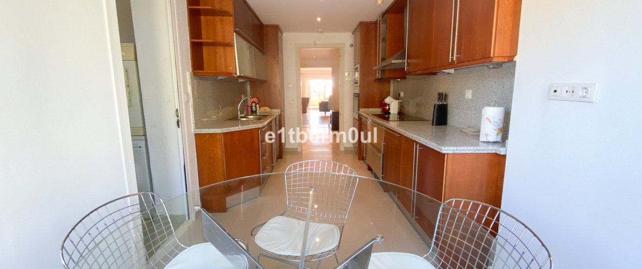 Resale - apartment - Marbella - Nueva Andalucía
