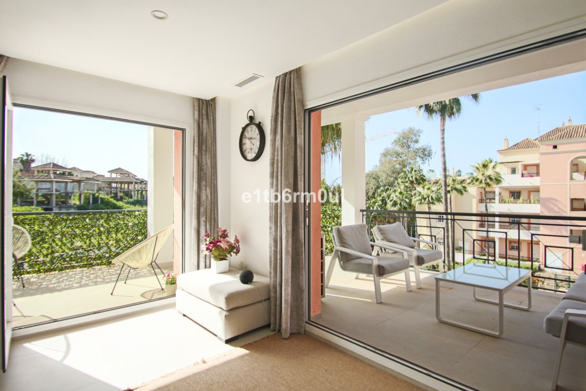 Resale - apartment - Marbella - Nueva Andalucía