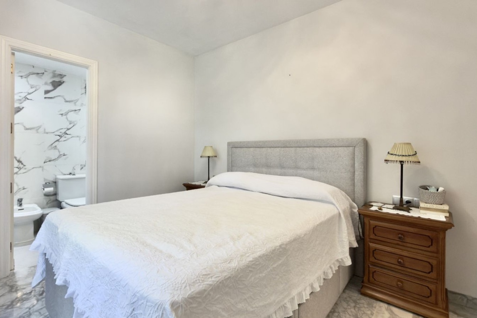 Resale - apartment - Marbella - Nueva Andalucía