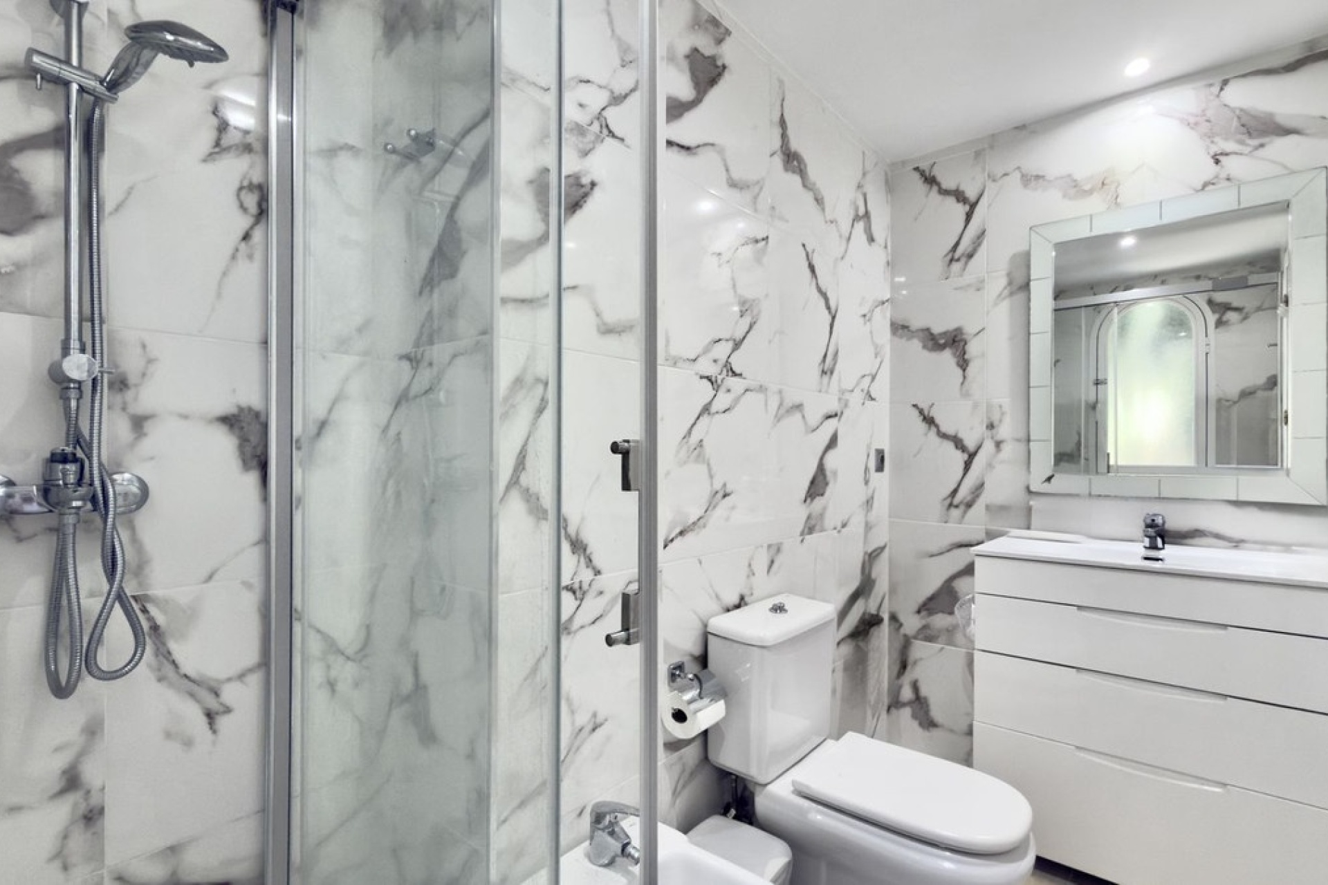 Resale - apartment - Marbella - Nueva Andalucía