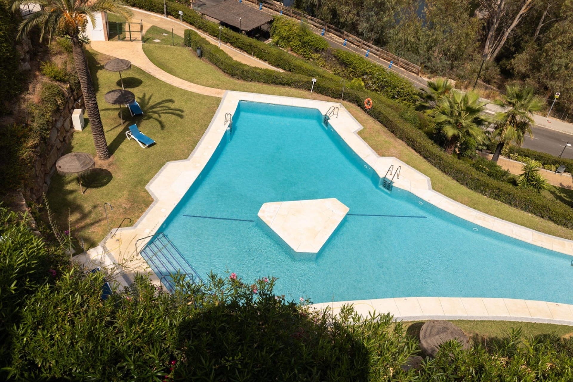 Resale - apartment - Marbella - Nueva Andalucía