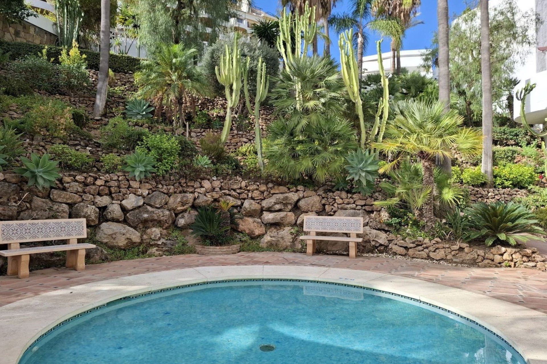 Resale - apartment - Marbella - Nueva Andalucía