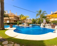 Resale - apartment - Marbella - Nueva Andalucía