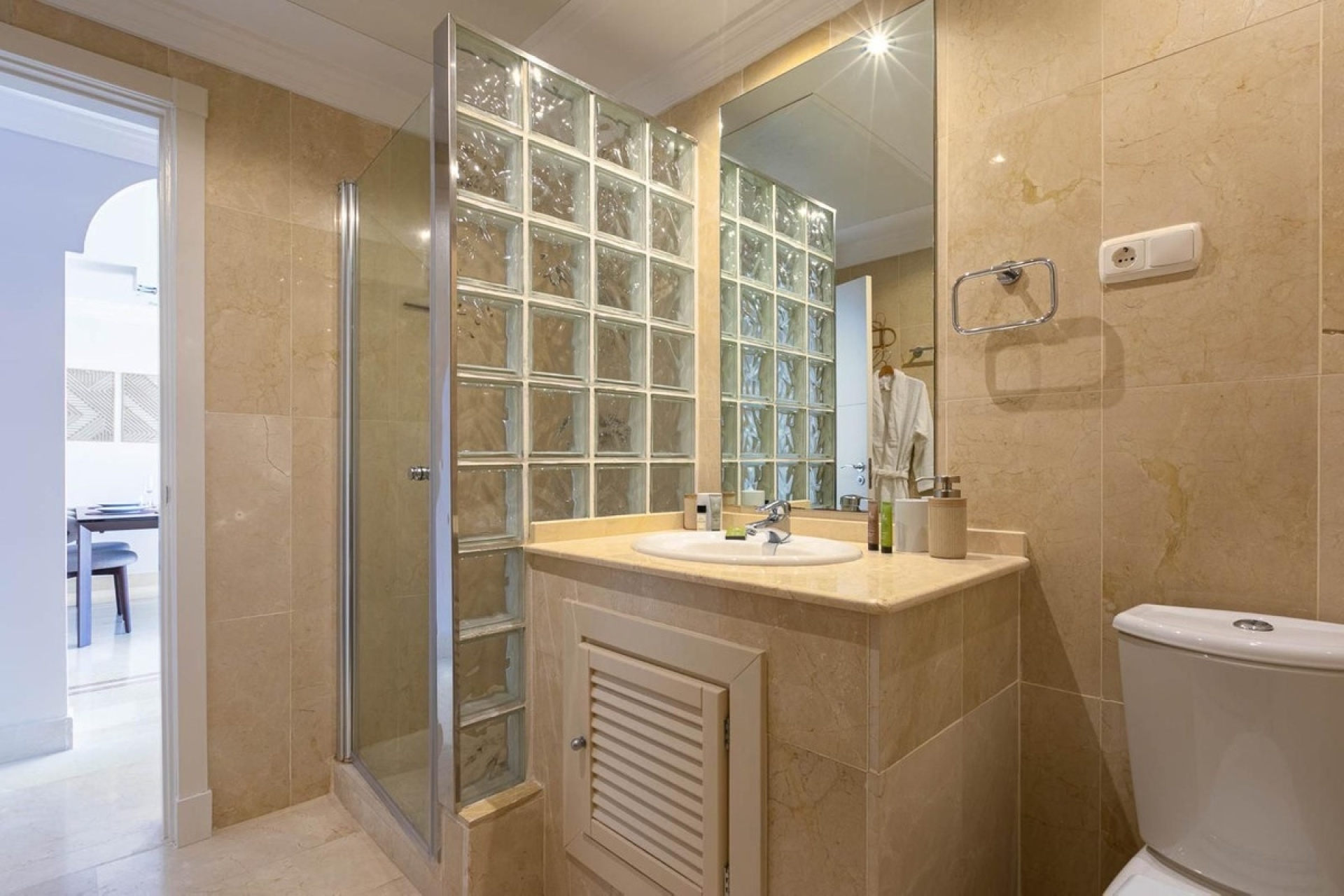 Resale - apartment - Marbella - Nueva Andalucía