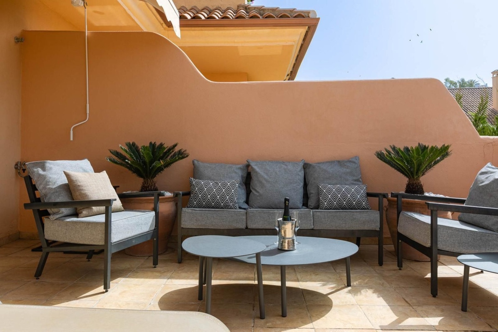 Resale - apartment - Marbella - Nueva Andalucía