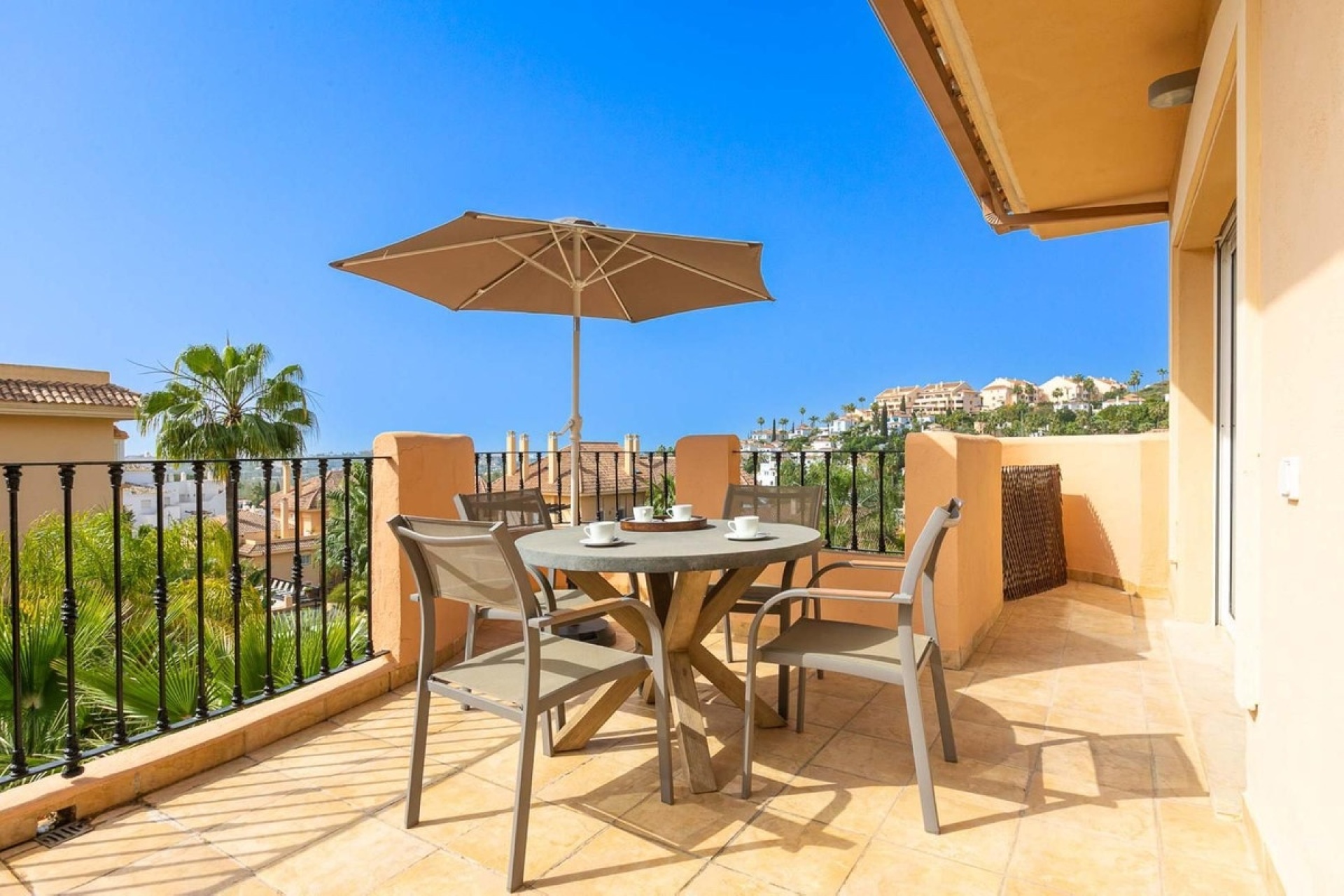 Resale - apartment - Marbella - Nueva Andalucía