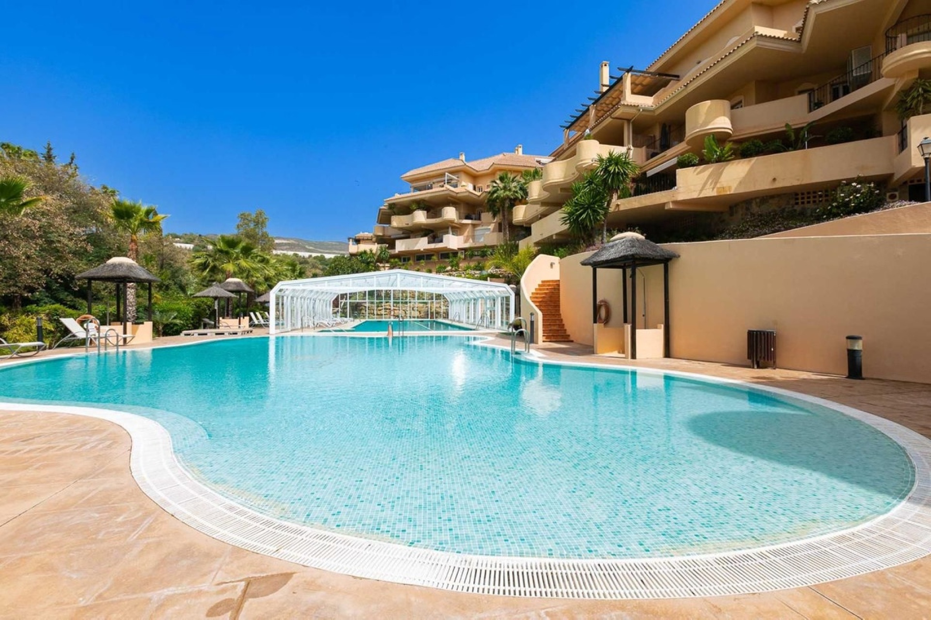 Resale - apartment - Marbella - Nueva Andalucía