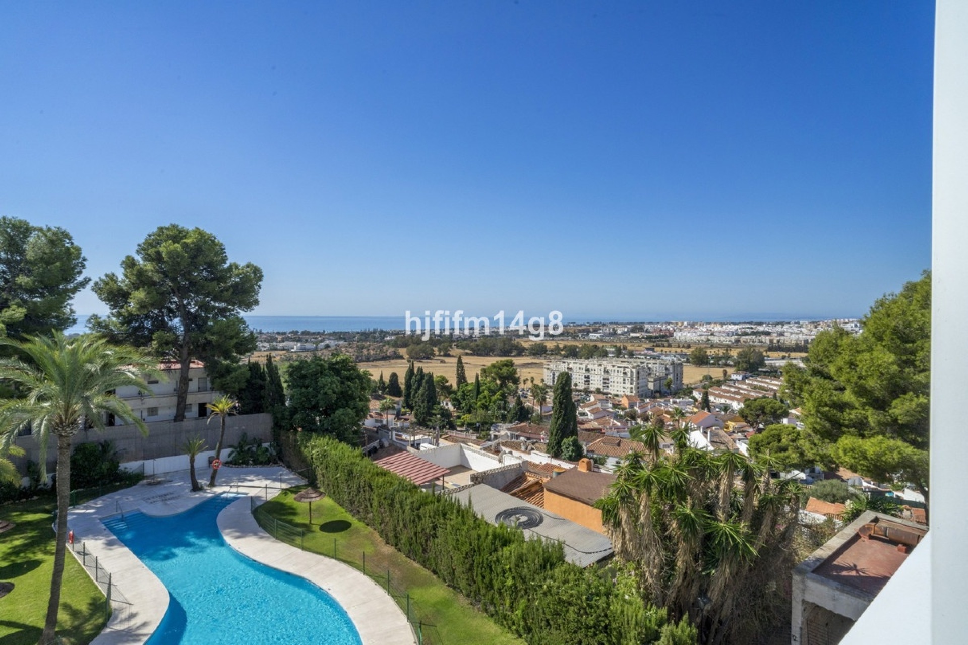 Resale - apartment - Marbella - Nueva Andalucía