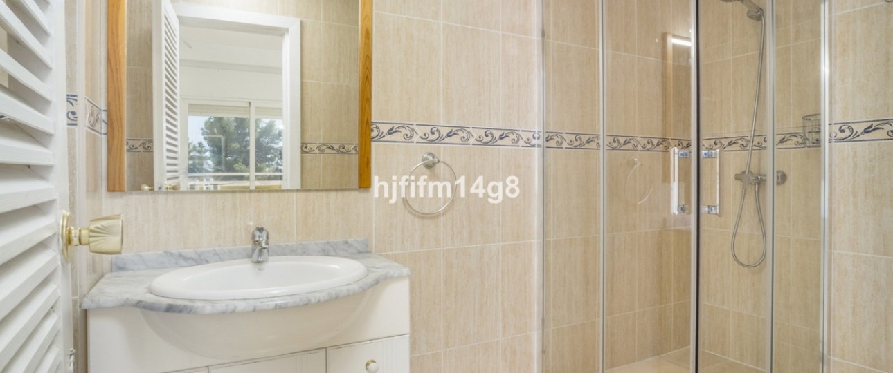 Resale - apartment - Marbella - Nueva Andalucía