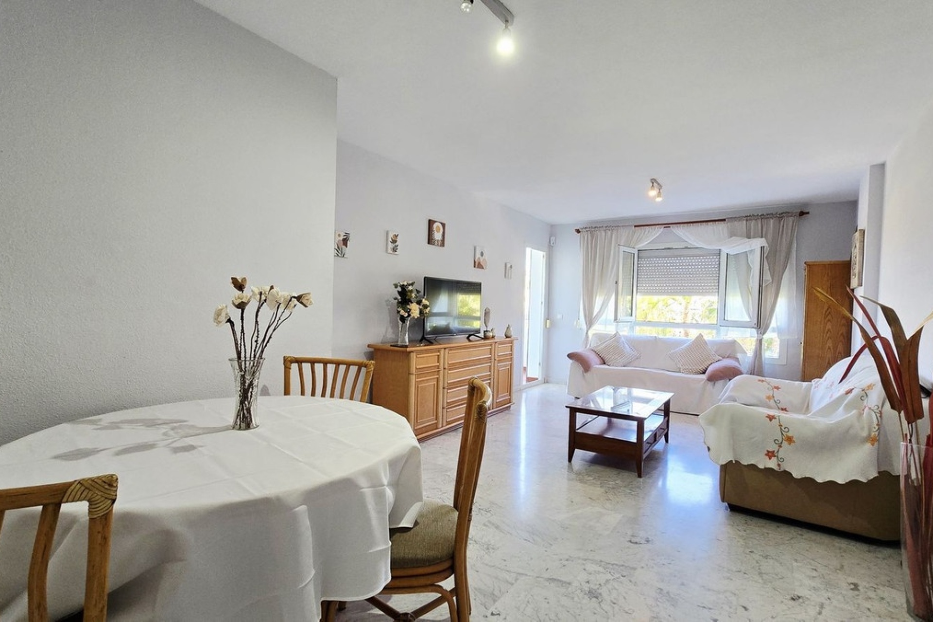 Resale - apartment - Marbella - Nueva Andalucía