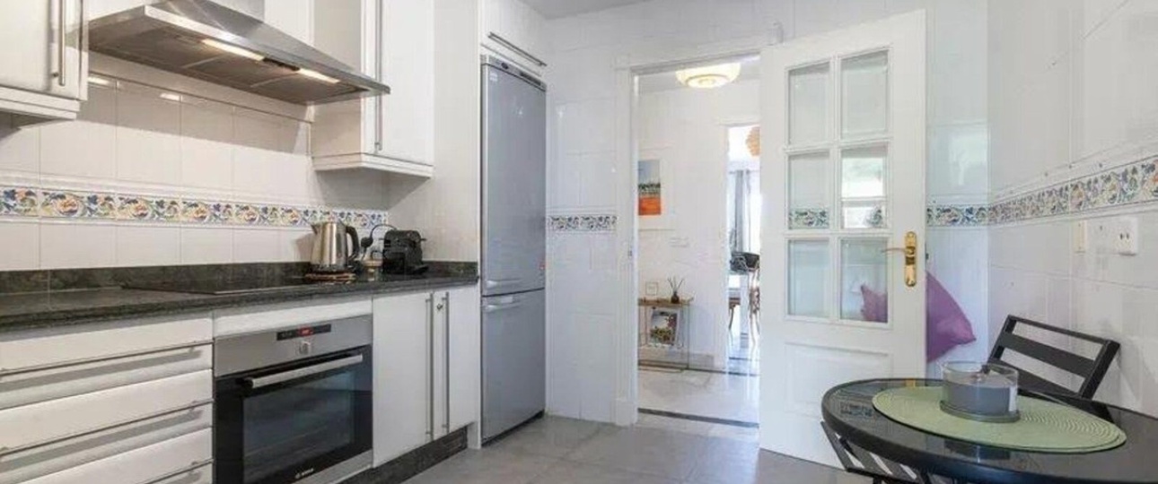 Resale - apartment - Marbella - Nueva Andalucía