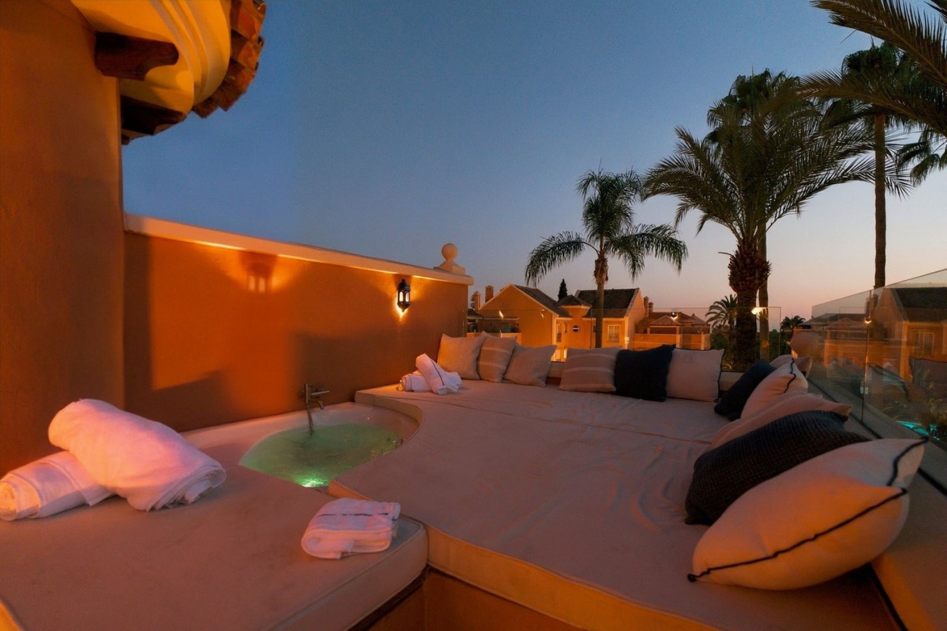 Resale - apartment - Marbella - Nueva Andalucía